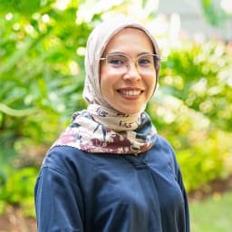 Anggota komunitas pendidikan JIS